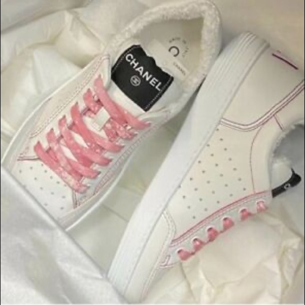 Size 38 Chanel Sneakers White Pink